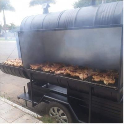 Frango assado na brasa 