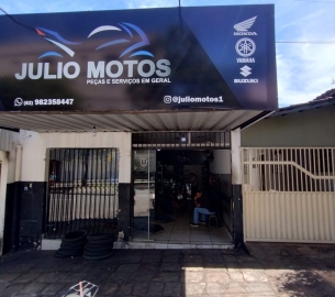 julio-motos-e00c1ccf838218e51b7e0e371247fee6-1744680446