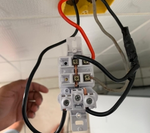 servicos-eletricos-e67fa7cb38ebab3380af68fcd1a79596-1746619609