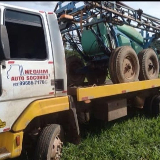 servico-de-guincho-24-hs-9d9a3b3b4800ccd5e87e4445943fea02-1761655849