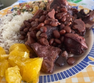 alguns-de-nossos-pratos-ec58b004700e60a7dd5118efa221aa59-1740747854