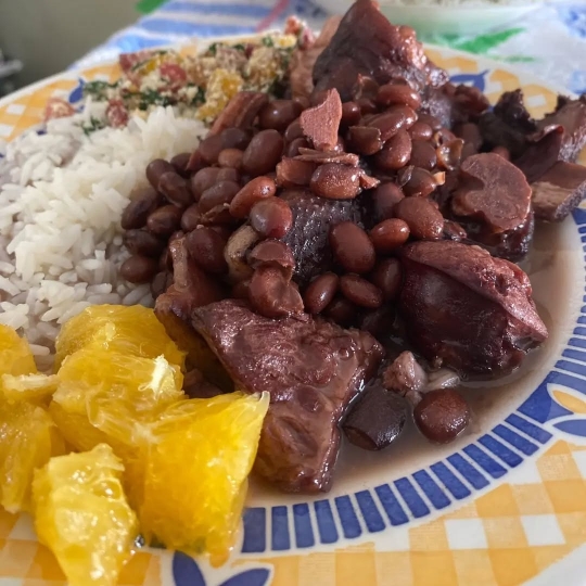 alguns-de-nossos-pratos-ec58b004700e60a7dd5118efa221aa59-1740747854