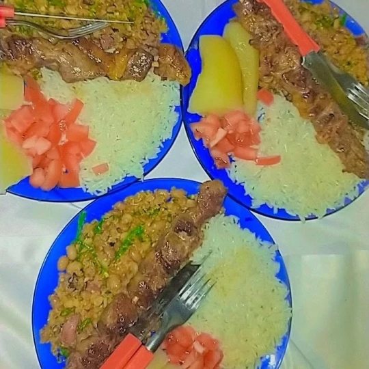 alguns-de-nossos-pratos-54c5a0455a9dd5e388248814c090a637-1740747854