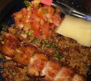 alguns-de-nossos-pratos-e453621643d1b555c4c64f35946e2ef6-1740747854